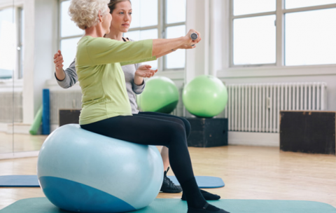 1-Balance-exercise-with-Elder-patient