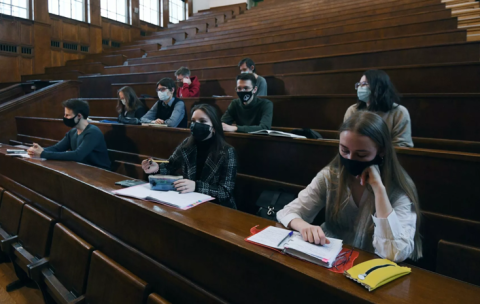 60e5bb2802e8bd31436e2695